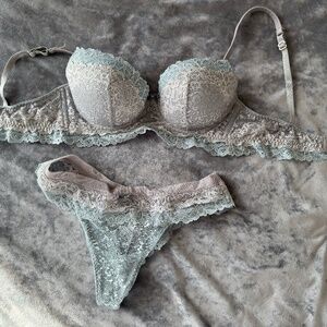 Intimissimi Lace Bra & Thong Set